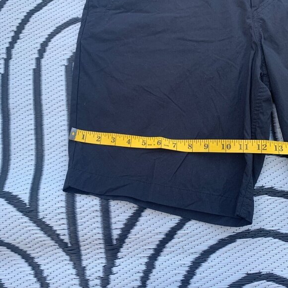 Under Armour Flat Front Loose Fit Shorts - Picture 7 of 7